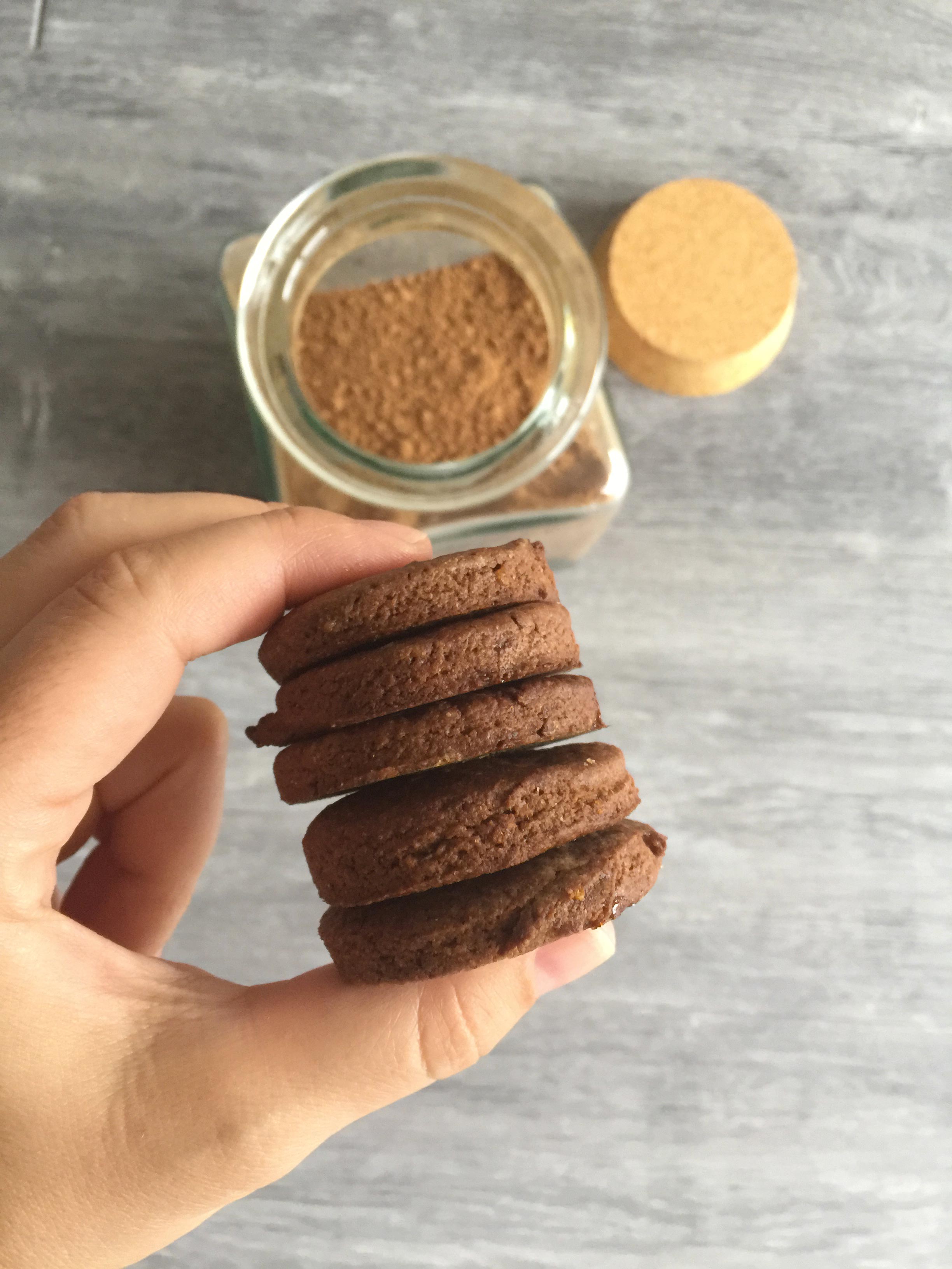 Photo des biscuits au chocolat vegan et au sucre de coco